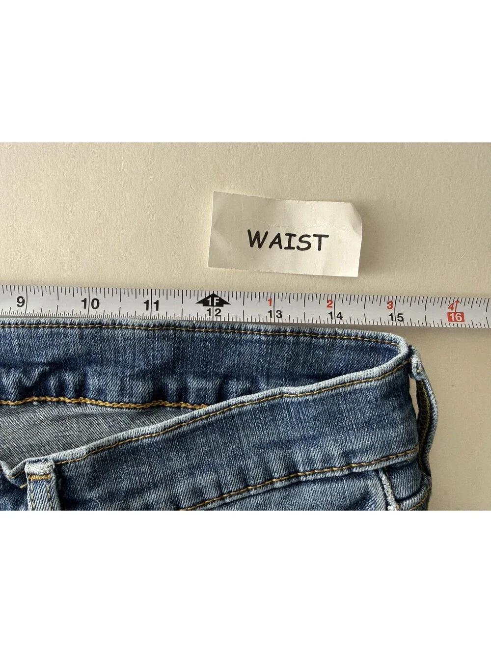 Levi's Premium Denim Jeans Men's 514 Size 32X34 Medium Wash Straight